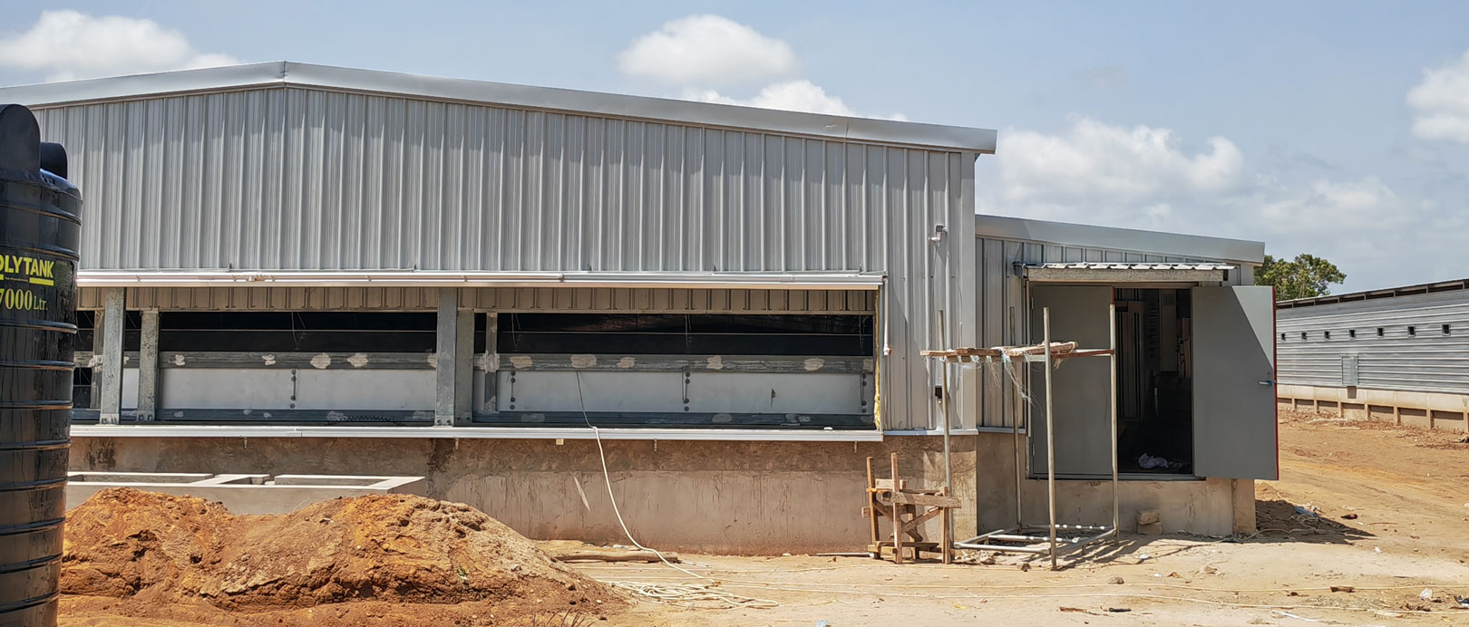 Proyek Pemeliharaan Ayam Broiler di Lantai Tanzania